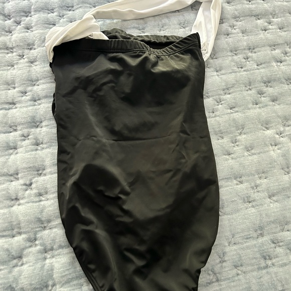 Venus NWOT 8 - Picture 2 of 4